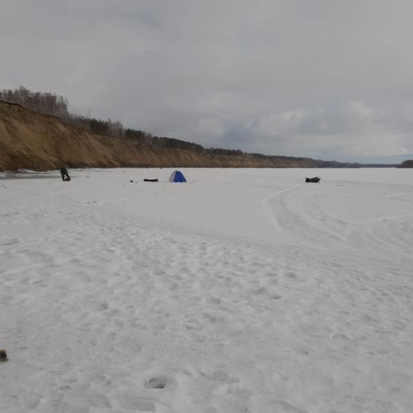 Рыбалка на Оби в марте, ледовый пейзаж реки