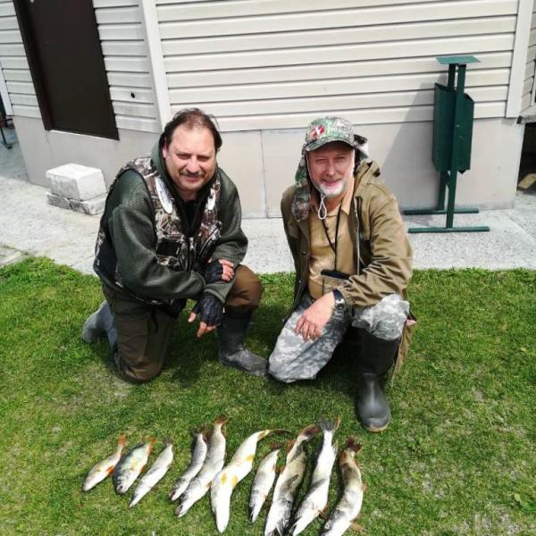 Фото улова рыбы после летней рыбалки в доме рыбака Кордон