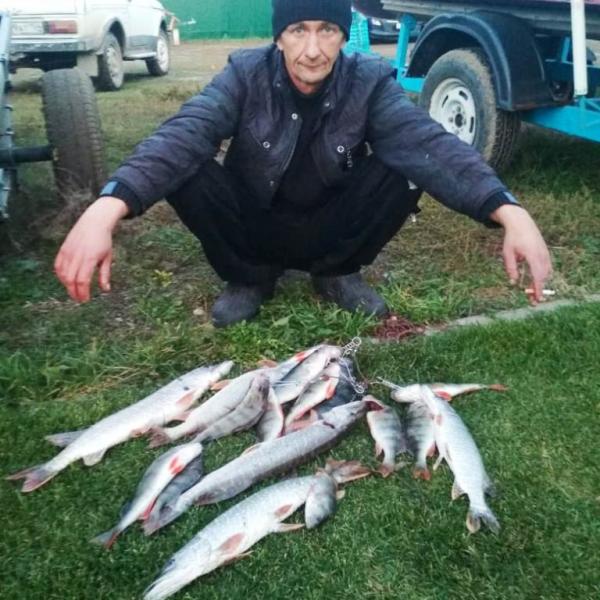 Фото после осенней рыбалки в Сузуне