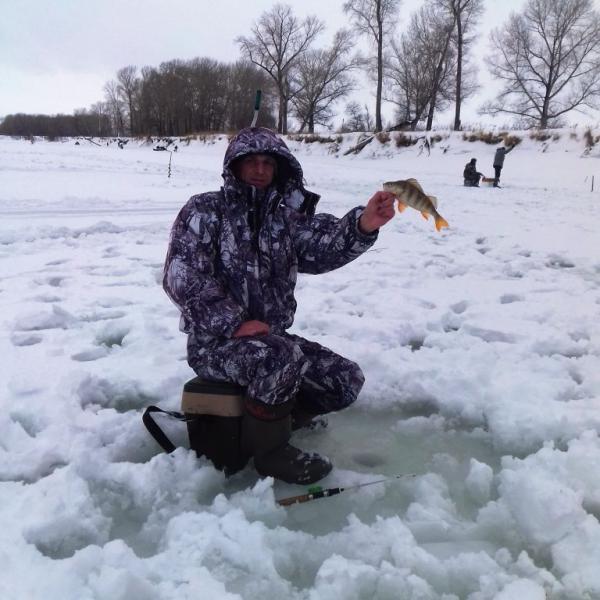 Зимняя рыбалка на протоках Оби